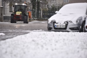 Sneg že ovira promet