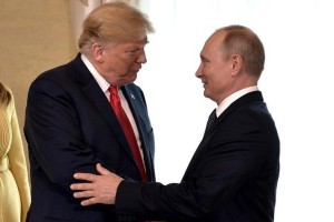 Trump in Putin kot »dva tipa v savni«: razkriti so šokantni telefonski pogovori med ameriškim in ruskim predsednikom