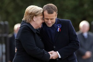 Merklova s Putinom in Macronom o mirovnem načrtu za vzhodno Ukrajino