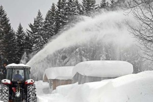 Snežni kaos v Avstriji, Nemčiji in Švici se nadaljuje