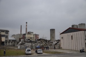 AVDIO&FOTO: V Krškem porušili nekdanjo tovarniško belilnico