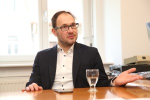 Poslanec Vrtovec odgovara Pirc Musarjevi: Pritiski, grožnje z odvetniki in tožbami ne bodo pomagali!