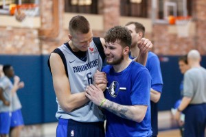 Samozavestni lastnik Dallasa je prepričan: Dončić in Porzingis lahko skupaj igrata 20 let!