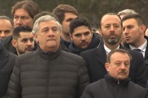 Predsednik EU parlamenta Tajani v Bazovici: Naj živi italijanska Istra!