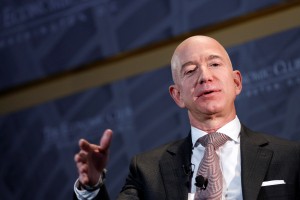 Jeff Bezos kupil legendarni hollywoodski studio