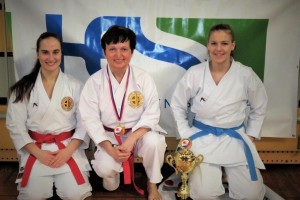FOTO: Nastja Galič državna članska podprvakinja v karateju, Metka Galič prvakinja med veterankami