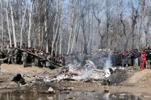 Jedrski sili sta se udarili: Pakistan sestrelil indijski vojaški letali in zajel pilota (VIDEO)