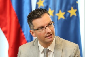 Šarcu so migranti ugrabili državljana, on pa trdi, da varnostni sistem deluje