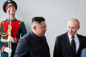 Putin odlikoval severnokorejskega diktatorja Kim Jong-una