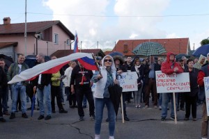 Protest v Jelšanah : Vojake in Frontex na mejo (FOTO)