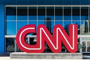 Brez milosti: CNN odpustil necepljene uslužbence