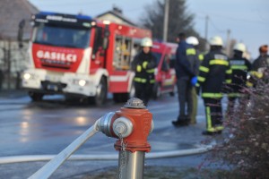 V požaru pri Ponikvi umrla 81-letna nesrečnica, ki je sama živela v hiši