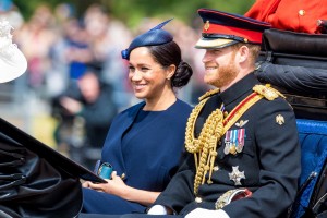 Neverjetni štirje britanskega dvora gredo narazen: Harry in Meghan ne bosta sodelovala z Williamom in Kate