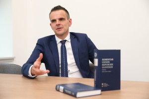 Intervju z Matejem Avbljem: Nespoštovanje ustavnega sodišča je politično zavržno