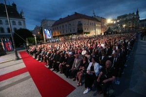 Janša in Pahor bosta na Kongresnem trgu, opozicija pa na "alternativni" proslavi na Prešernovem trgu