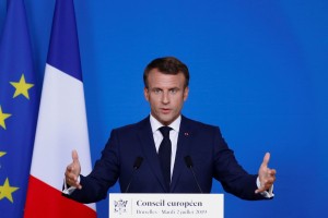 Macron ima raje migrante iz Gvineje ali Slonokoščene obale, kot "tajne mreže Bolgarov in Ukrajincev"