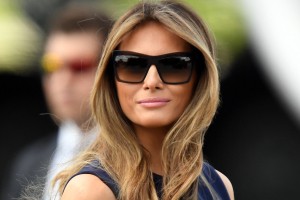 Kako je sredi vojne za Slovenijo Melania v usnju privlačila poglede fantov v Ljubljani