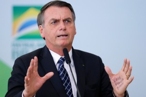 Če se mu Macron ne opraviči, Bolsonaro ne bo sprejel pomoči G7