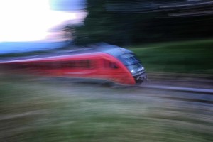 Smrt na tirih: med Brezovico in Ljubljano vlak povozil moškega