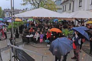 Kočevci kličejo na pomoč: Zaradi strahu pred romskimi tolpami si ponoči ne upajo iz hiše (FOTO)