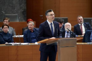 Šarec: Izjava poslanca DeSUS, da je pripravljen z Janšo sodelovati v vladi, bi nas morala bolj skrbeti kot moja odsotnost