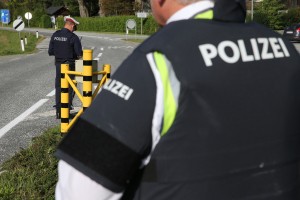 Slovenija ima z Avstrijo "odprt dialog" in malo manj odprto mejo