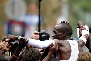 Zajci in polenta so Kipchogeju prinesli rekordni dosežek