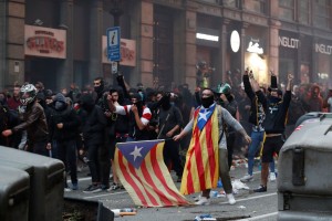 Barcelona vre, na ulicah pol milijona protestnikov (VIDEO)