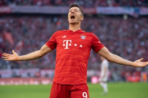 Lewandowski ostrostrelec leta, Andraž Šporar deveti na lestvici strelcev