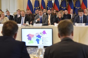 Pahor: Večina bi raje imela manj pokrajin kot več