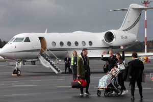 Mali Kris končno potuje v ZDA; deček je tik pred odhodom dobil vročino (FOTO)