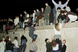 Nemčija praznuje 30. obletnico padca Berlinskega zidu