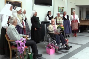 VIDEO&FOTO: Dva stoletnika praznovala skupaj