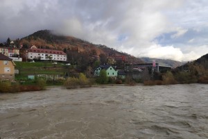 Drava bo še naraščala, še vedno velja opozorilo za nevarnost poplav