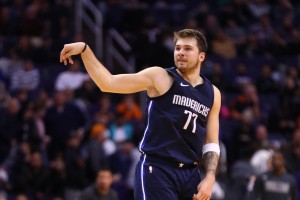 Luka Dončić še naprej melje, Phoenixu natresel 42 točk; Dragić 20 točk za novo zmago Miamija