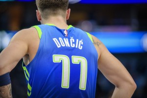 Luka Dončić pred podpisom življenjske pogodbe za 100 milijonov dolarjev