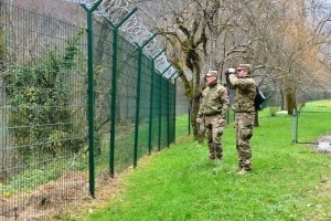 AVDIO: Krka ob enih - Dolenjski in belokranjski župani pozvali k ohranitvi prioritete varovanja južne meje