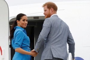 Harry in Meghan sta se odpovedala nazivu "kraljeva visokost" in ne bosta več prejemala javnih sredstev