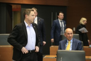 Kdo bo novi premier: Janez Janša, Matej Tonin, Zdravko Počivalšek, menedžer ali nihče od njih, ker bodo predčasne volitve?