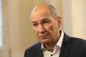 Janša: Leva vlada je po nepotrebnem zapravila veliko davkoplačevalskega denarja