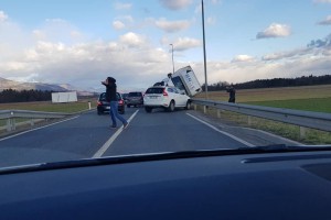 Pozor! Zapihal bo močan jugozahodnik: sunki vetra tudi prek 100 km/h