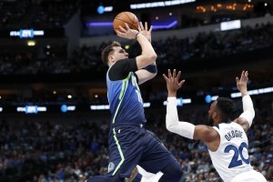 Luka Dončić popeljal Dallas do zmage nad volkovi