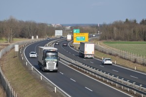 Dobra novica za voznike: na avtocesti Šentilj-Koper tovornjaki ne bodo več smeli prehitevati