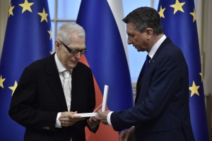 Pahor vročil državna odlikovanja Šturmu, Strgarju, Pretnarju in društvu Slovenski dom Zagreb