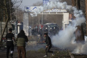 Novi spoapdi migrantov in grške policije