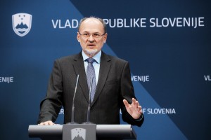 Kacin: Najbolj zanesljiv dobavitelj cepiva je Pfizer, AstraZeneca še naprej ne izpolnjuje vseh pogodbenih obveznosti