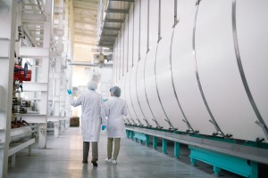 Zaradi koronavirusa na stotine milijard evrov škode v predelovalni industriji