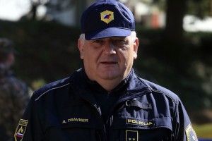 Direktor policije Travner: Ne bomo dovolili, da bi se v Sloveniji zgodilo kaj podobnega nasilnim protestom v ZDA