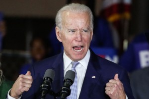 Biden Trumpu očita, da uporablja "surovo politično moč" in poskuša zlorabiti oblast