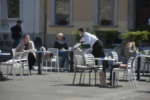 Gostinci: Navodila NIJZ so neživljenjska in jih v praksi ne bomo mogli izpolnjevati